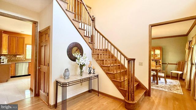 26 POLING FARM CT, Belle Mead, NJ 08502