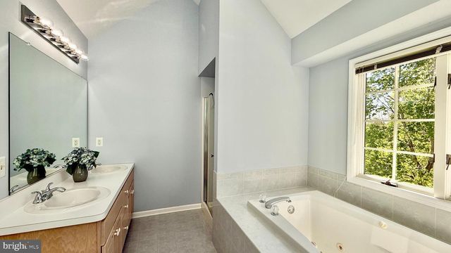 26 POLING FARM CT, Belle Mead, NJ 08502