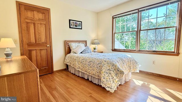 26 POLING FARM CT, Belle Mead, NJ 08502