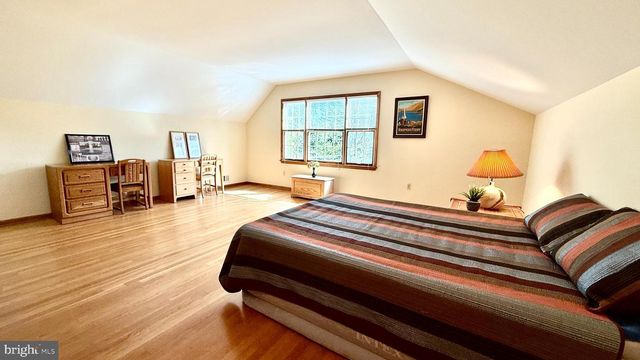 26 POLING FARM CT, Belle Mead, NJ 08502