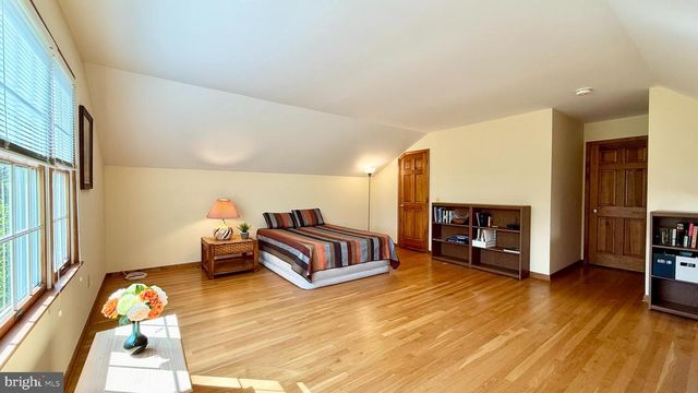 26 POLING FARM CT, Belle Mead, NJ 08502
