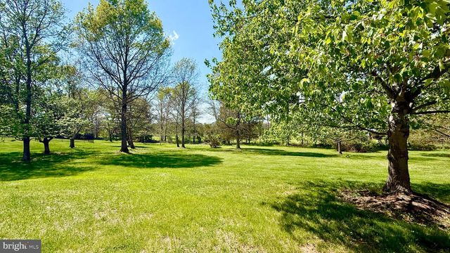 26 POLING FARM CT, Belle Mead, NJ 08502