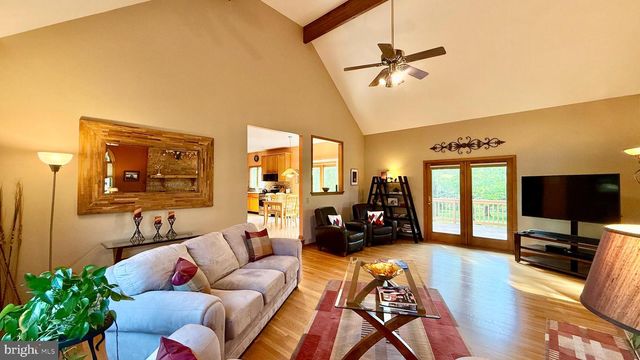 26 POLING FARM CT, Belle Mead, NJ 08502
