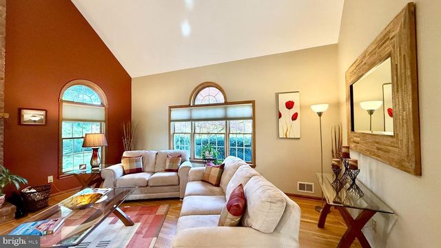 26 POLING FARM CT, Belle Mead, NJ 08502