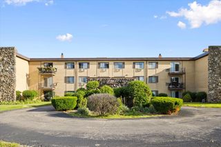 725 W Dempster Street 310, Des Plaines, IL 60016
