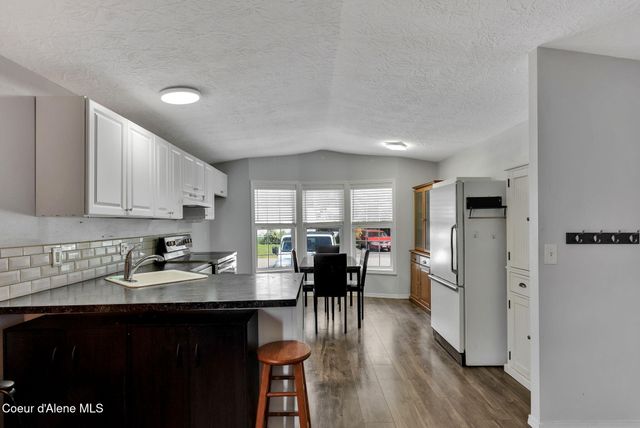 74 E WALROSE LOOP, Hayden, ID 83835