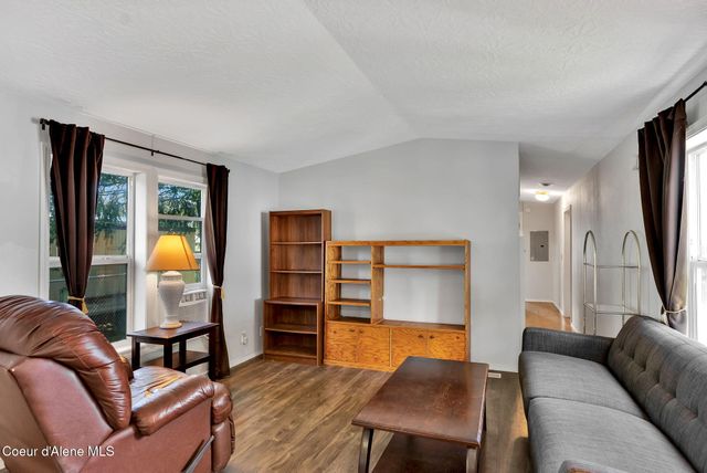 74 E WALROSE LOOP, Hayden, ID 83835