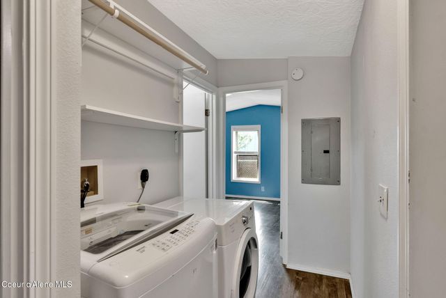 74 E WALROSE LOOP, Hayden, ID 83835