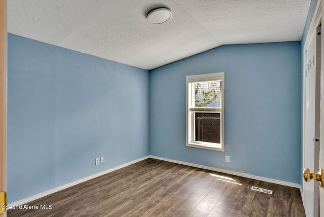 74 E WALROSE LOOP, Hayden, ID 83835