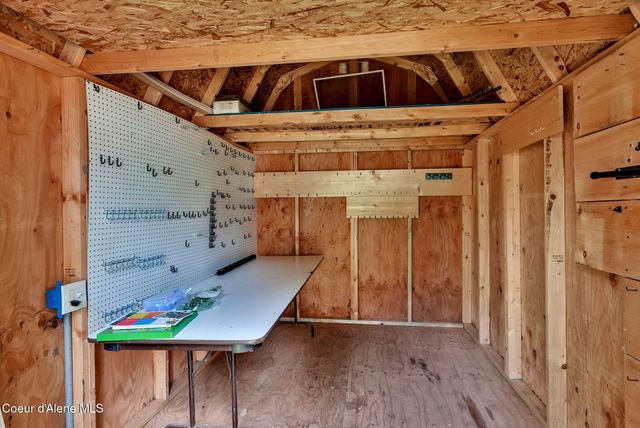 74 E WALROSE LOOP, Hayden, ID 83835