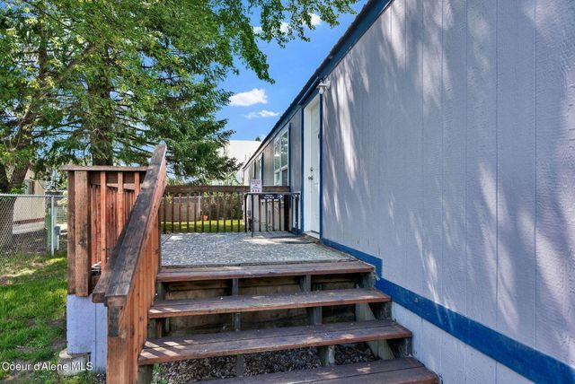 74 E WALROSE LOOP, Hayden, ID 83835