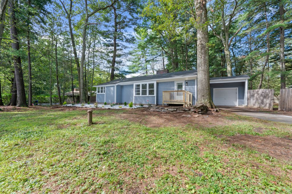 15 Capewell Drive, Bloomfield, CT 06002