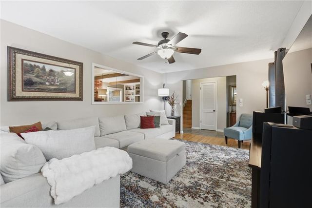 10718 W 102nd Street, Overland Park, KS 66214
