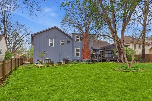 10718 W 102nd Street, Overland Park, KS 66214