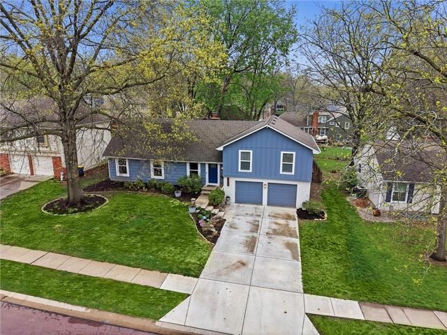 10718 W 102nd Street, Overland Park, KS 66214