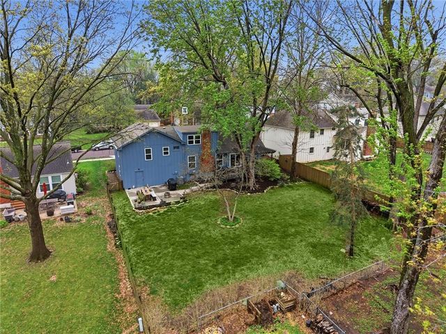 10718 W 102nd Street, Overland Park, KS 66214
