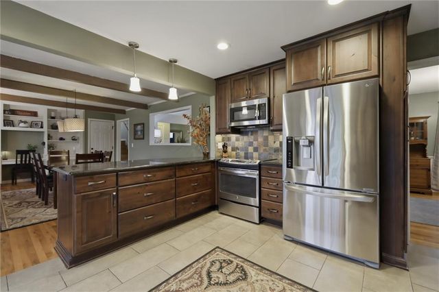 10718 W 102nd Street, Overland Park, KS 66214