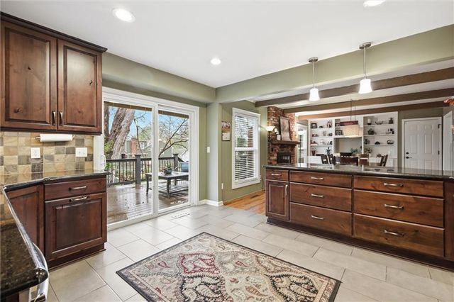 10718 W 102nd Street, Overland Park, KS 66214