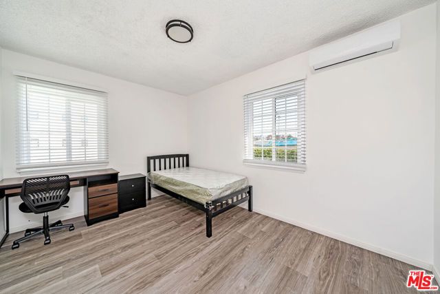 1349 W 35th Place, Los Angeles, CA 90007