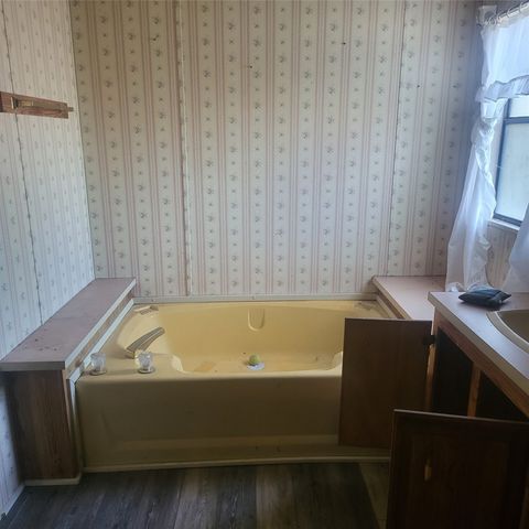 548 E US Highway 69, Point, TX 75472