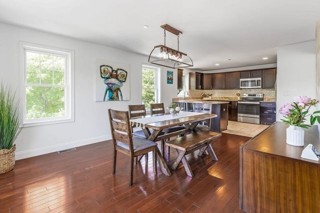30 Webster St 4, Needham, MA 02494