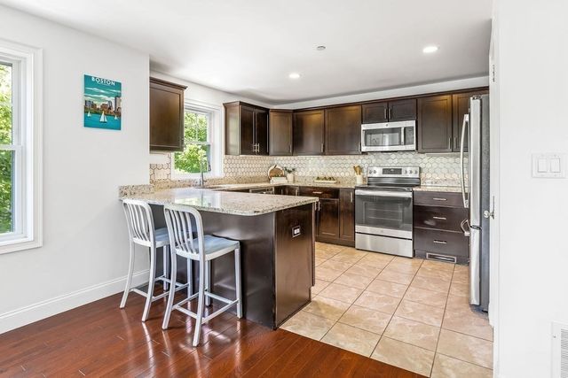30 Webster St 4, Needham, MA 02494
