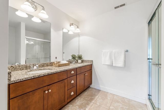 30 Webster St 4, Needham, MA 02494