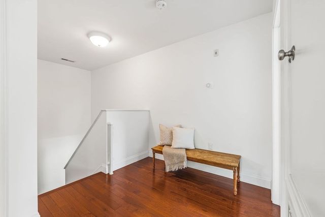 30 Webster St 4, Needham, MA 02494