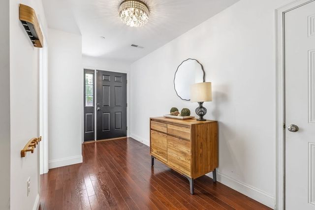 30 Webster St 4, Needham, MA 02494