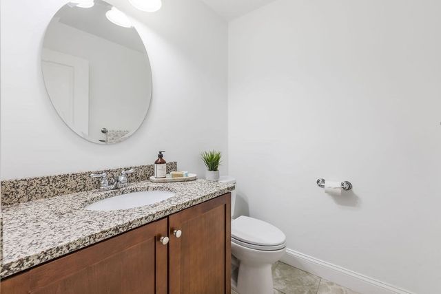 30 Webster St 4, Needham, MA 02494