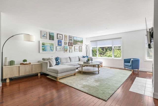 30 Webster St 4, Needham, MA 02494