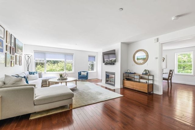 30 Webster St 4, Needham, MA 02494