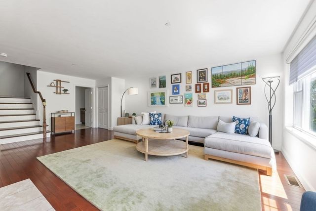 30 Webster St 4, Needham, MA 02494