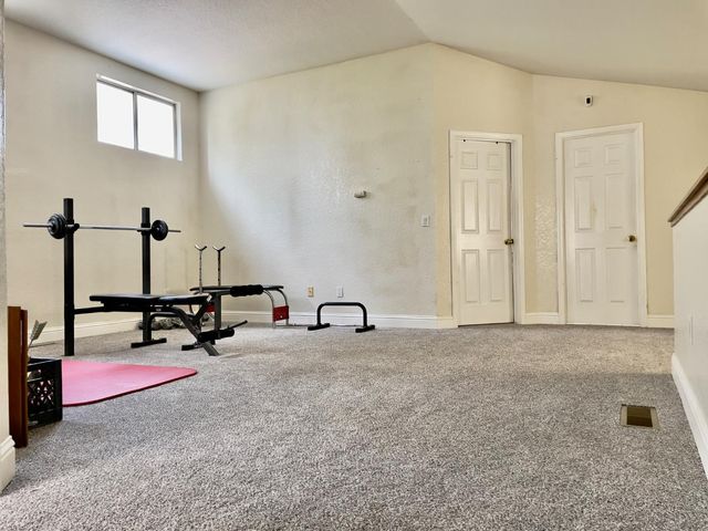 1713 Walnut Blossom Way, Modesto, CA 95355