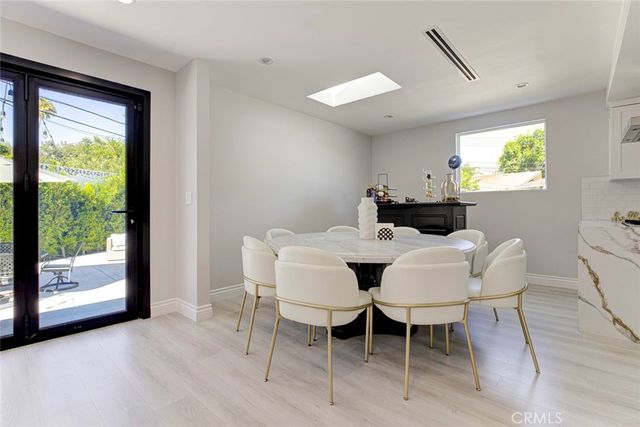 8352 Capps, Northridge, CA 91324