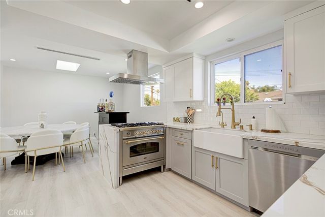 8352 Capps, Northridge, CA 91324