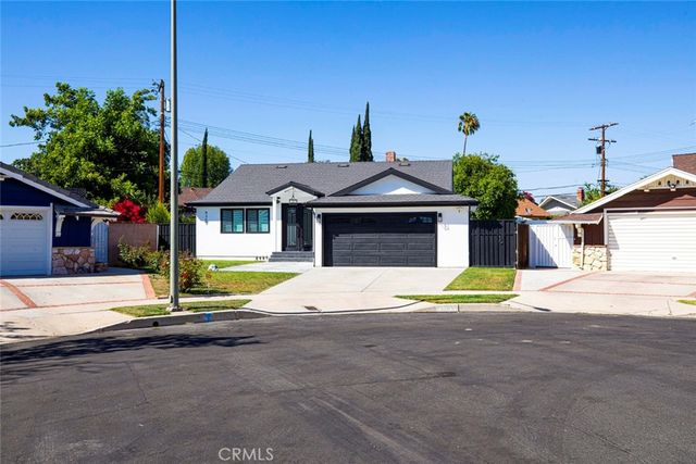 8352 Capps, Northridge, CA 91324