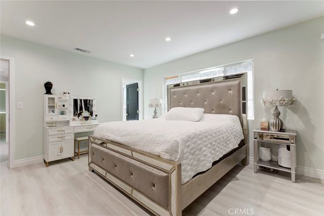 8352 Capps, Northridge, CA 91324