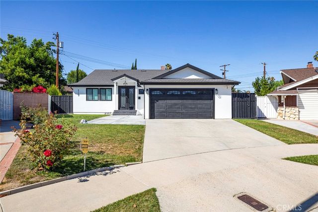 8352 Capps, Northridge, CA 91324