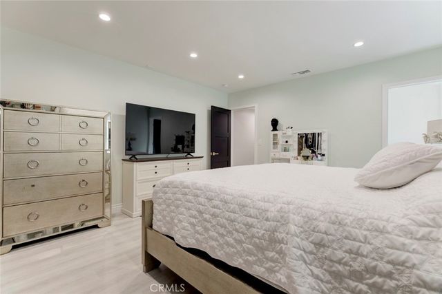 8352 Capps, Northridge, CA 91324