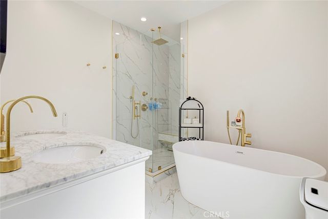 8352 Capps, Northridge, CA 91324