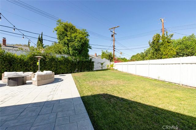 8352 Capps, Northridge, CA 91324