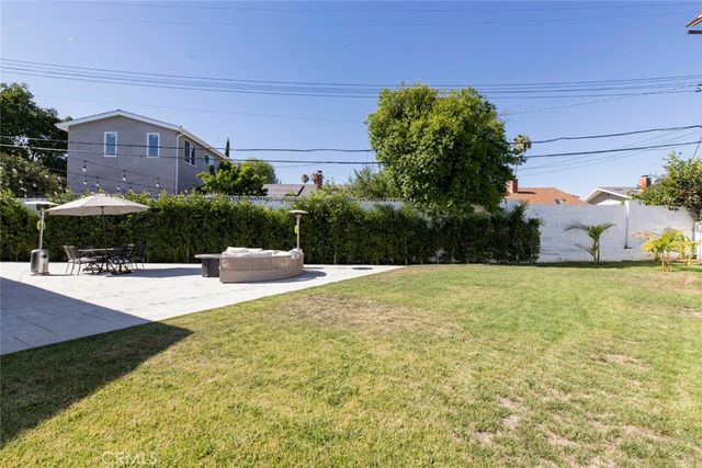 8352 Capps, Northridge, CA 91324