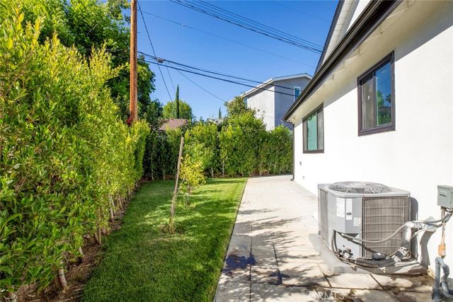 8352 Capps, Northridge, CA 91324