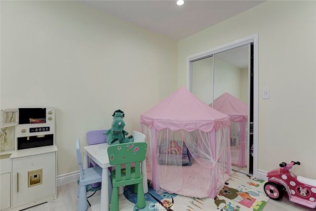 8352 Capps, Northridge, CA 91324