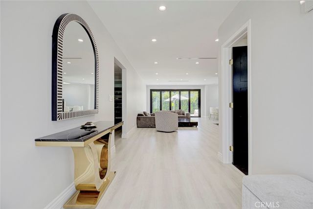 8352 Capps, Northridge, CA 91324