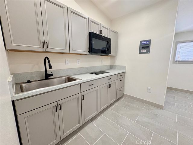 4585 Hawthorne B, Montclair, CA 91786