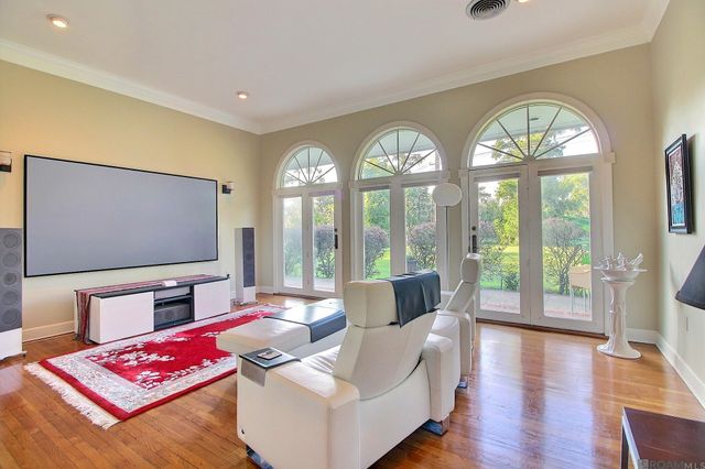 1342 Applewood Rd, Baton Rouge, LA 70808