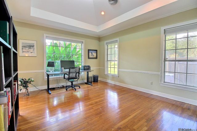 1342 Applewood Rd, Baton Rouge, LA 70808