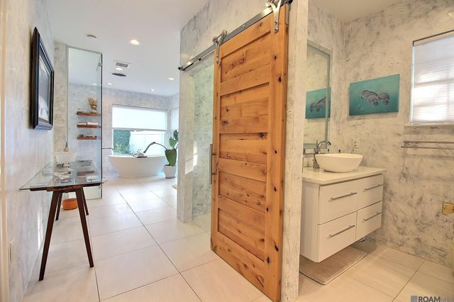 1342 Applewood Rd, Baton Rouge, LA 70808